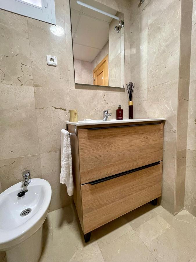 Apartment Primera Linea De Playa Urbanizacion Zarati